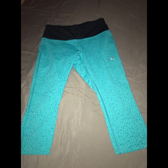 Nike Pants - nwot Nike active crop legging dri fit small